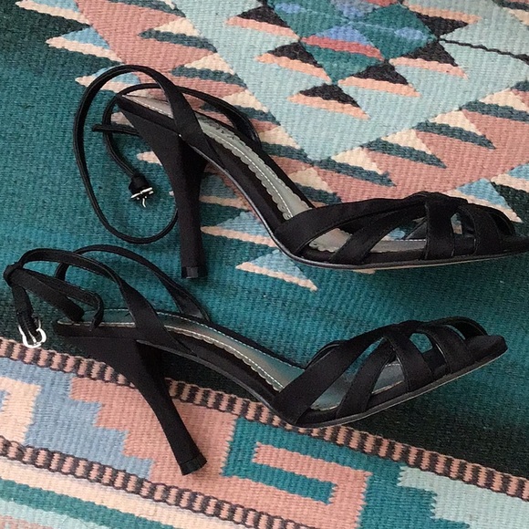 White House Black Market Heels - Picture 4 of 6